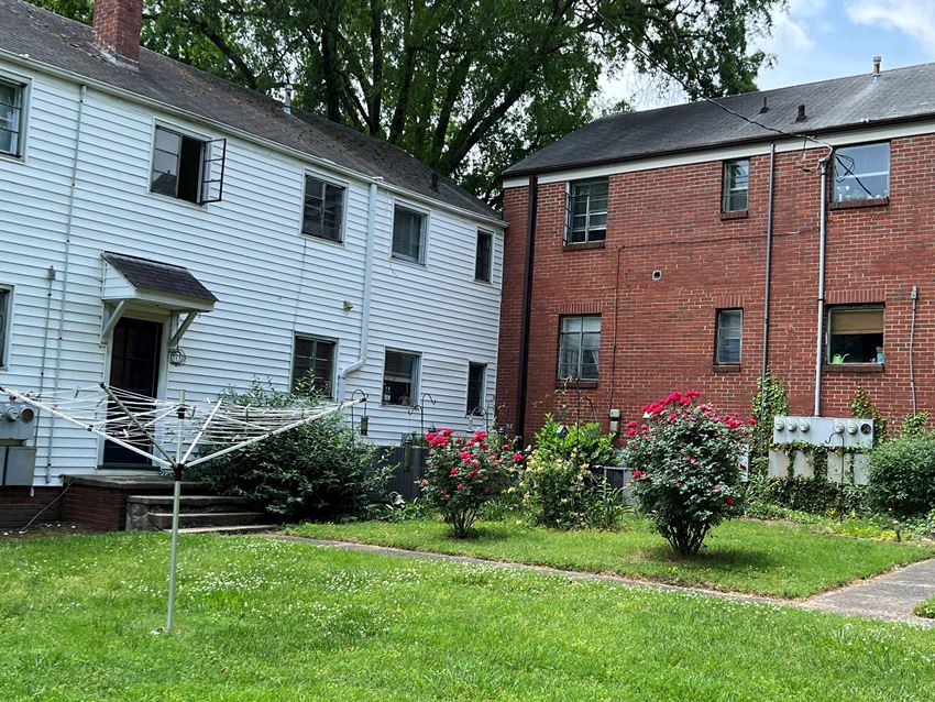 Ardmore Terrace Apartments, 2325 Cloverdale Ave, WinstonSalem, NC